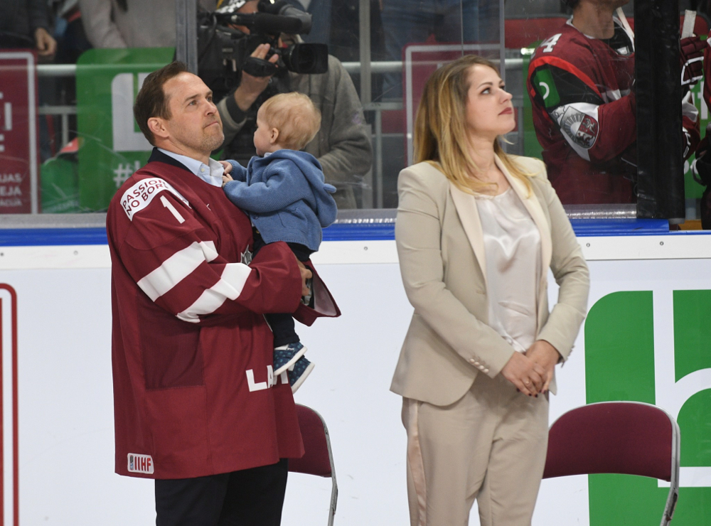 Artūrs Irbe honored before Latvian exhibition game!