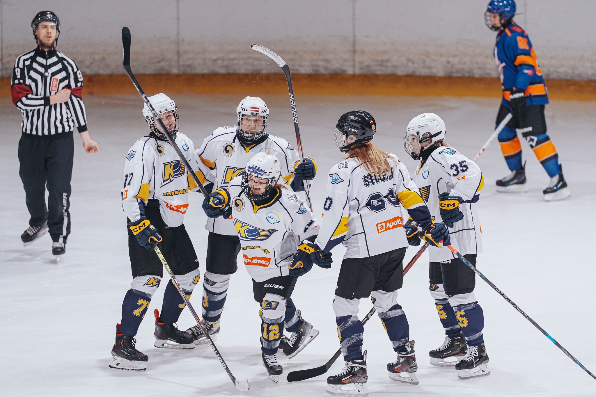 Trīs no trīs! 🏆 HS Kurbads/Lauvas sieviešu hokeja komanda nepārspēta sabraukumā Ogrē!
